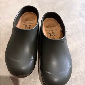Dark green Gardenheir Italian Clogs